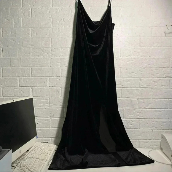 Black Formal Dress with Slit Size Large Faux Velvet Romantic Formal Date Night - Picture 1 of 10